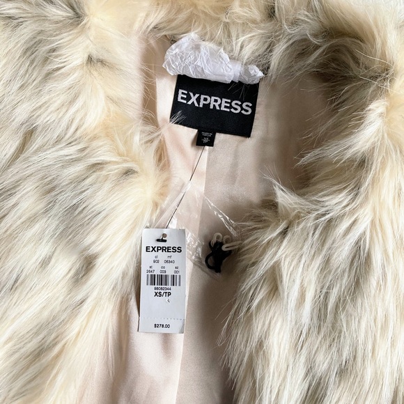 NWT Express Color Block Faux Fur White Black Coat Jacket Size XS TP - Picture 8 of 13